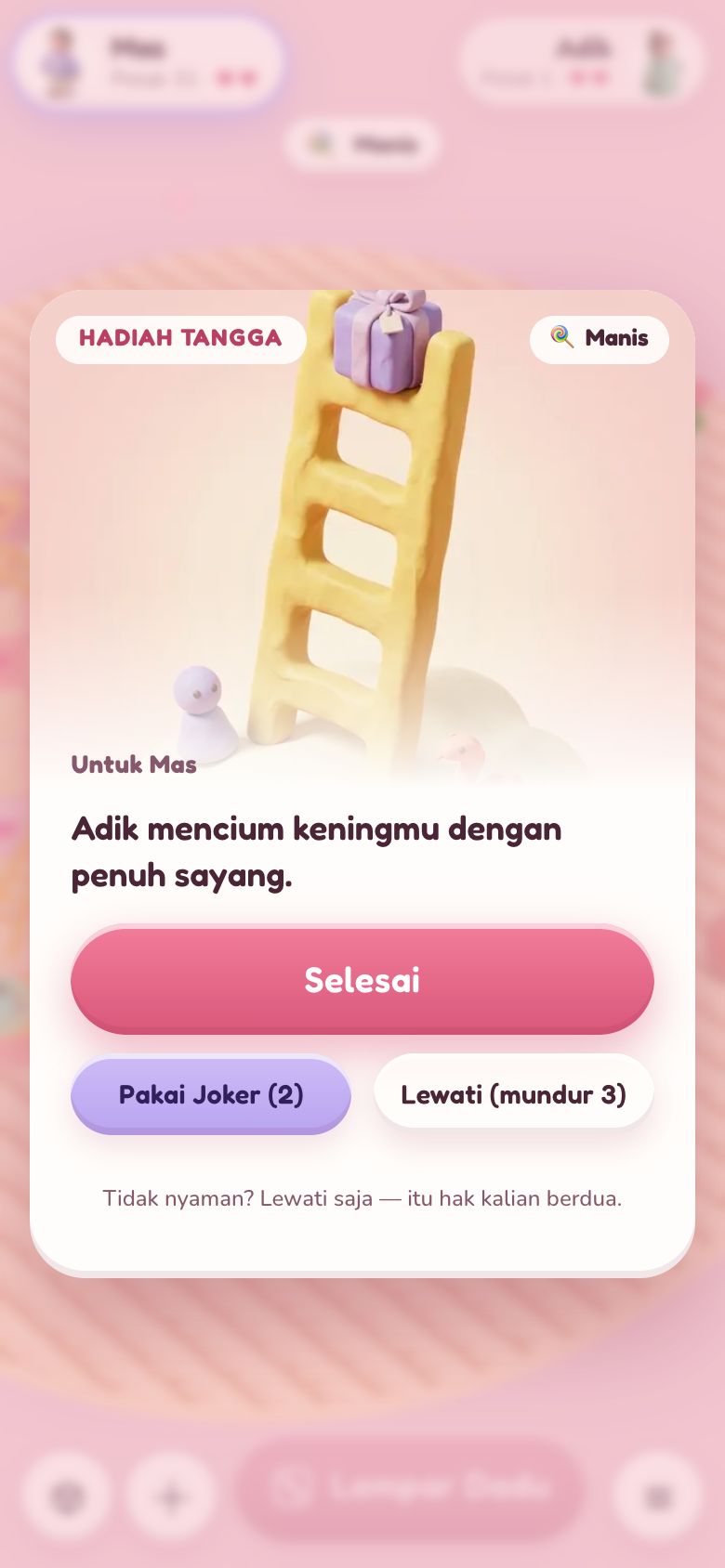Kartu Hadiah Tangga level Manis: pasangan mencium kening dengan penuh sayang